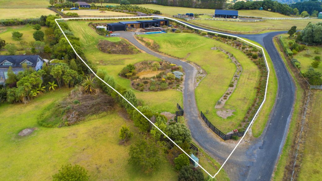 Exclusive Sophisticated Lifestyle - 202d Big Bay Road - SOLD September 2020