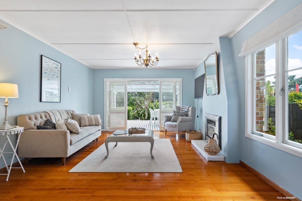 8 Beach Road, Glenbrook Beach
